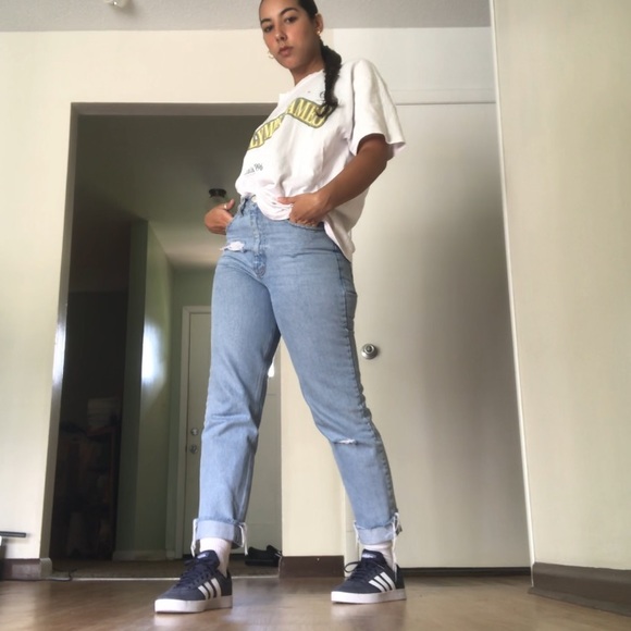 Meet your Posher, Nicole - Picture 1 of 1